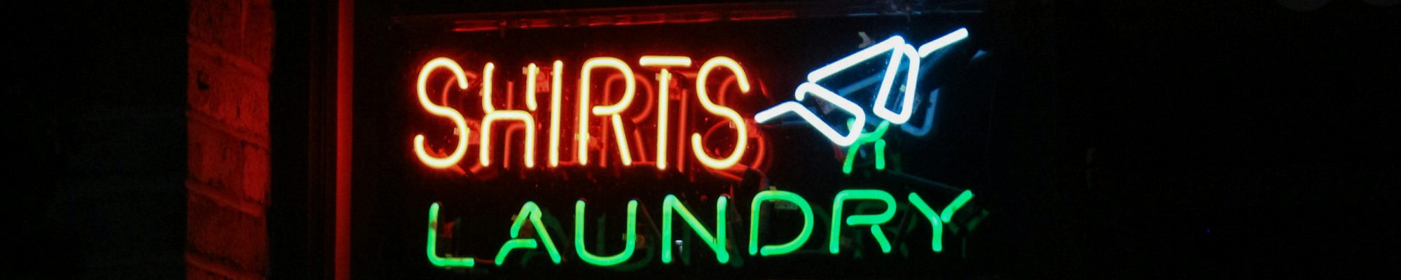 shirts-and-laundry-neon-sign-2000x400